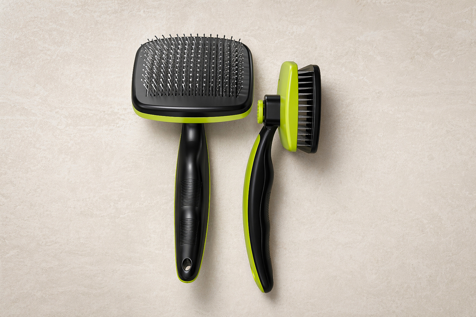 Pecute Self-Cleaning Slicker Brush